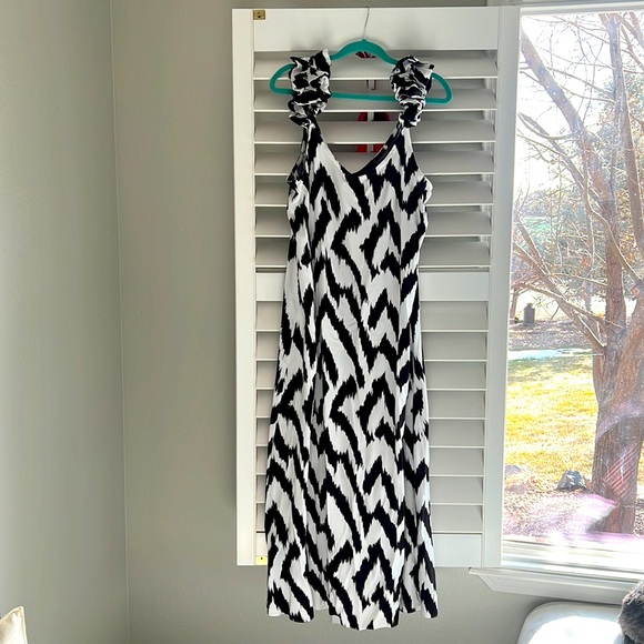 Vince Camuto Womens Ruffle Strap V Neck Maxi Dress Black main image 1